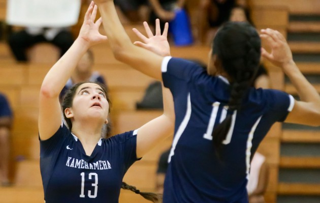 Kamehameha setter Lexis Akeo (13) was named a Sophomore All-American by CBS MaxPreps. 